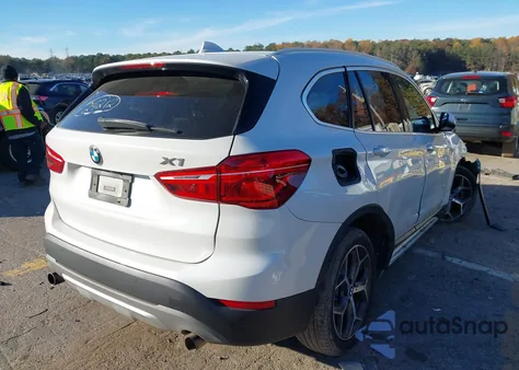 2018 BMW X1 xDrive28I z USA, uszkodzony, nr VIN WBXHT3C36J5L24854